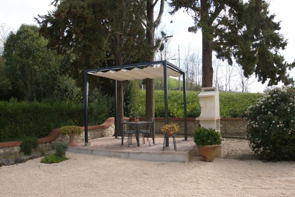 Casa Vacanze Podere San Giusto Volterra Exterior photo