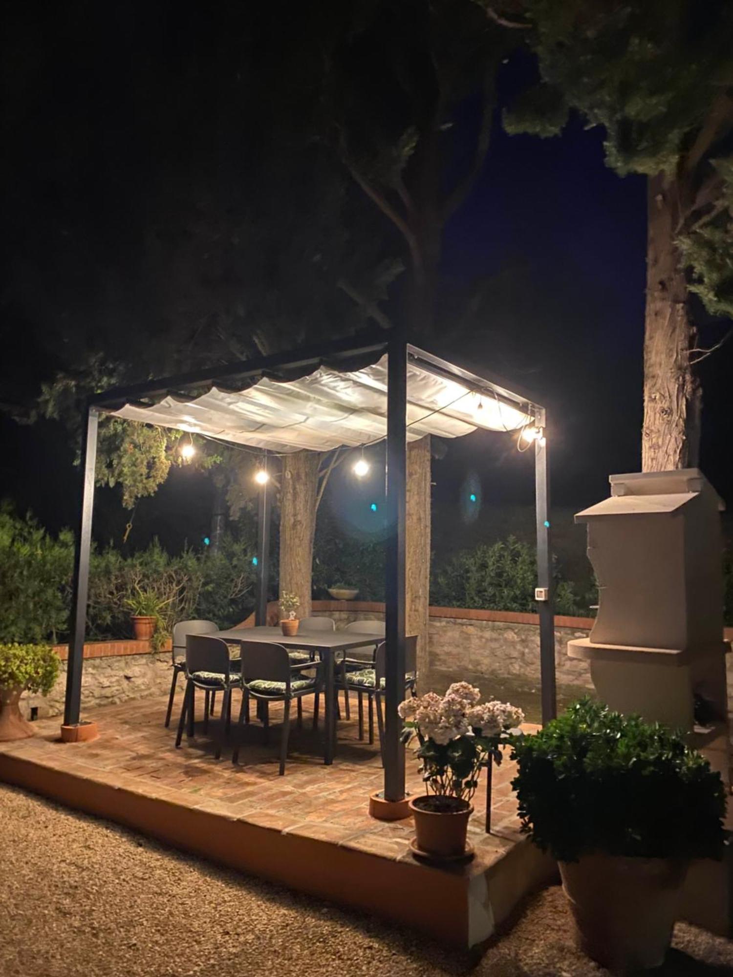 Casa Vacanze Podere San Giusto Volterra Exterior photo