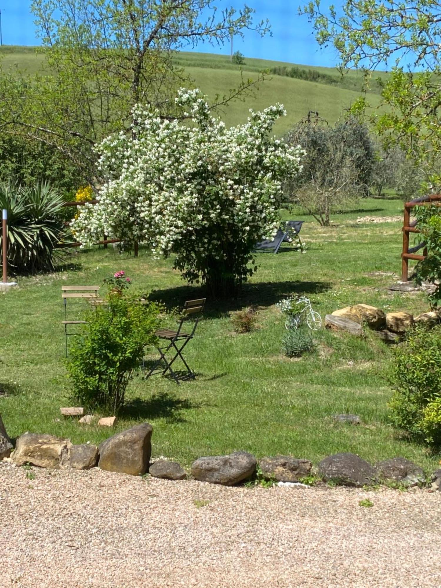 Casa Vacanze Podere San Giusto Volterra Exterior photo